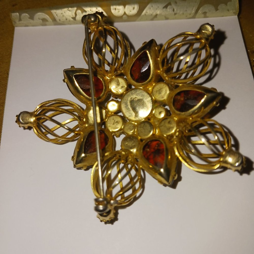 Brooch - Picture 3 of 4